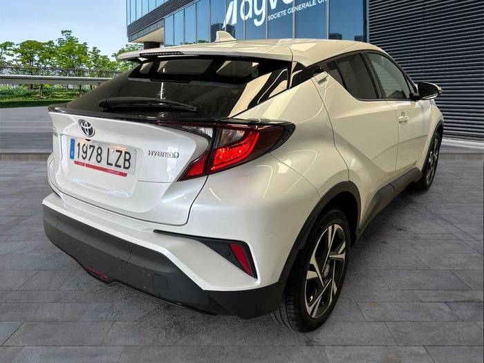 Toyota C-HR 1.8 125H Advance 90 kW (122 CV) Vehículo usado en Madrid Toyota C-HR 1.8 125H Advance 90 kW (122 CV) Vehículo usado en Madrid