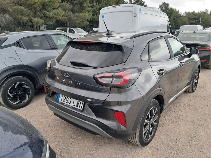 Ford Puma 1.0 EcoBoost MHEV Titanium 92 kW (125 CV) Vehículo usado en Madrid Ford Puma 1.0 EcoBoost MHEV Titanium 92 kW (125 CV) Vehículo usado en Madrid