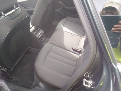 Audi A4 Avant Advanced 40 TDI 150 kW (204 CV) S tronic 13 Audi A4 Avant Advanced 40 TDI 150 kW (204 CV) S tronic 13