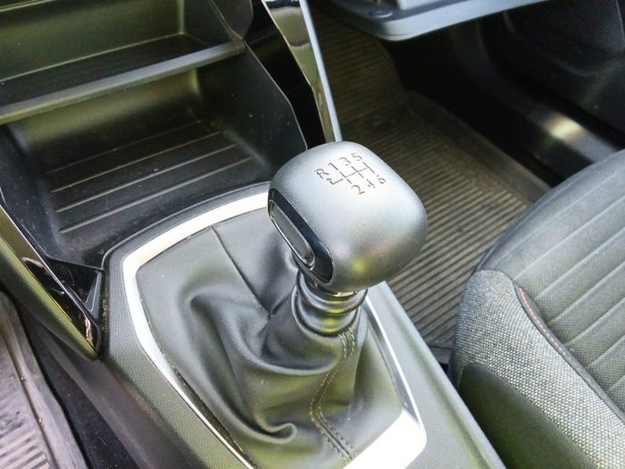 Peugeot 2008 BlueHDi 110 S&S Active Pack 81 kW (110 CV) Vehículo usado en Madrid Peugeot 2008 BlueHDi 110 S&S Active Pack 81 kW (110 CV) Vehículo usado en Madrid