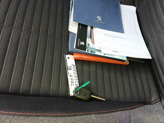 Peugeot 2008 BlueHDi 110 S&S Active Pack 81 kW (110 CV) Vehículo usado en Madrid Peugeot 2008 BlueHDi 110 S&S Active Pack 81 kW (110 CV) Vehículo usado en Madrid