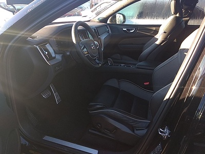 Volvo XC60 T6 Recharge R-Design AWD Auto 250 kW (340 CV) 7 Volvo XC60 T6 Recharge R-Design AWD Auto 250 kW (340 CV) 7