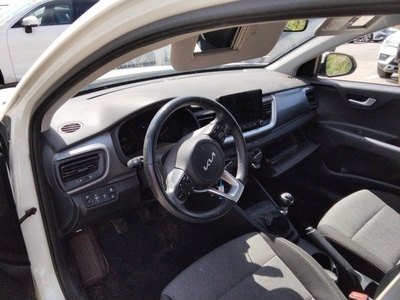 Kia Stonic 1.2 DPi Concept 62 kW (84 CV) 7 Kia Stonic 1.2 DPi Concept 62 kW (84 CV) 7