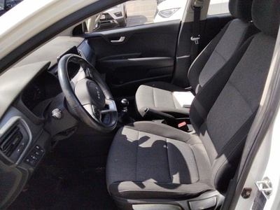 Kia Stonic 1.2 DPi Concept 62 kW (84 CV) 10 Kia Stonic 1.2 DPi Concept 62 kW (84 CV) 10