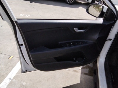 Kia Stonic 1.2 DPi Concept 62 kW (84 CV) 15 Kia Stonic 1.2 DPi Concept 62 kW (84 CV) 15