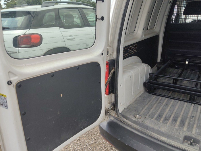 Volkswagen Caddy Profesional Furgon Batalla Corta 2.0 TDI BMT 75 kW (102 CV) Vehículo usado en Madrid Volkswagen Caddy Profesional Furgon Batalla Corta 2.0 TDI BMT 75 kW (102 CV) Vehículo usado en Madrid