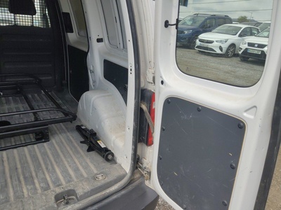 Volkswagen Caddy Profesional Furgon Batalla Corta 2.0 TDI BMT 75 kW (102 CV) 13 Volkswagen Caddy Profesional Furgon Batalla Corta 2.0 TDI BMT 75 kW (102 CV) 13