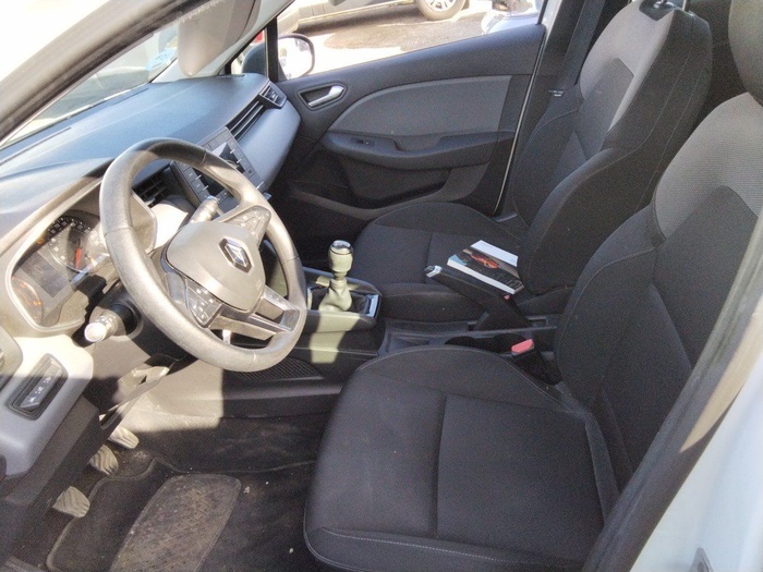 Renault Clio Business Blue dCi 63 kW (85 CV) Vehículo usado en Madrid Renault Clio Business Blue dCi 63 kW (85 CV) Vehículo usado en Madrid