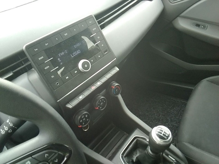 Renault Clio Business SCe 53 kW (72 CV) Vehículo usado en Madrid Renault Clio Business SCe 53 kW (72 CV) Vehículo usado en Madrid