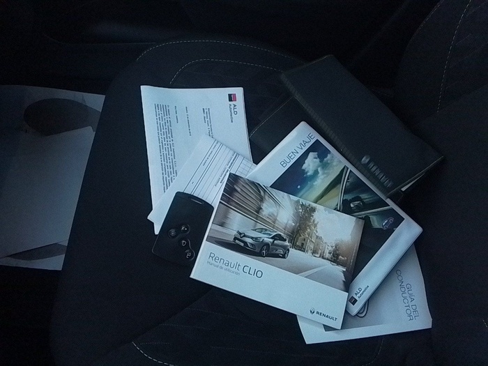 Renault Clio Limited dCi 55 kW (75 CV) Vehículo usado en Madrid Renault Clio Limited dCi 55 kW (75 CV) Vehículo usado en Madrid