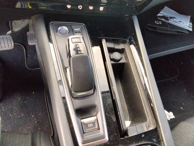 Peugeot 508 Hybrid 225 Allure e-EAT8 165 kW (224 CV) 13 Peugeot 508 Hybrid 225 Allure e-EAT8 165 kW (224 CV) 13