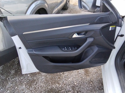 Peugeot 508 Hybrid 225 Allure e-EAT8 165 kW (224 CV) 15 Peugeot 508 Hybrid 225 Allure e-EAT8 165 kW (224 CV) 15