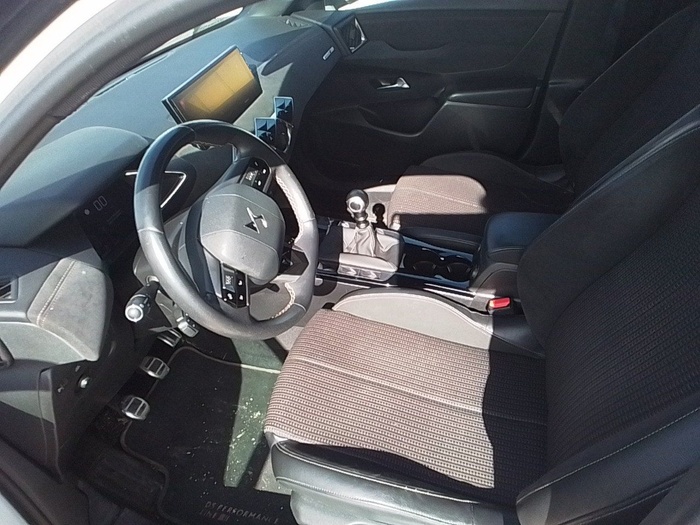 DS DS3 PureTech 100 Performance Line 73 kW (100 CV) Vehículo usado en Madrid DS DS3 PureTech 100 Performance Line 73 kW (100 CV) Vehículo usado en Madrid