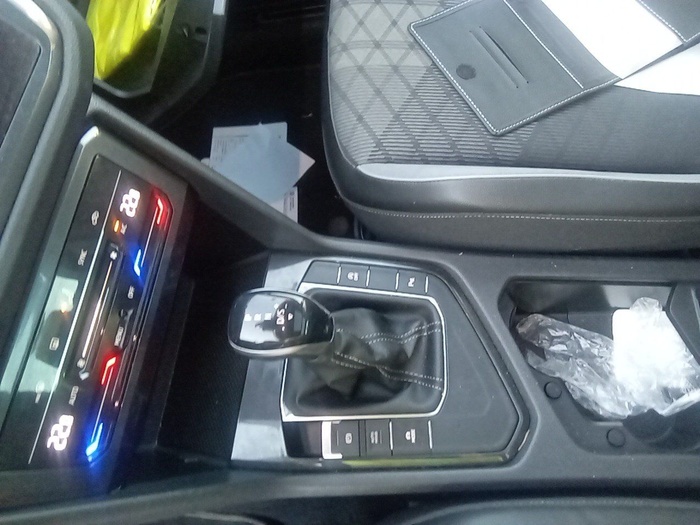 Volkswagen Tiguan R-Line 2.0 TDI 110 kW (150 CV) DSG Vehículo usado en Madrid Volkswagen Tiguan R-Line 2.0 TDI 110 kW (150 CV) DSG Vehículo usado en Madrid