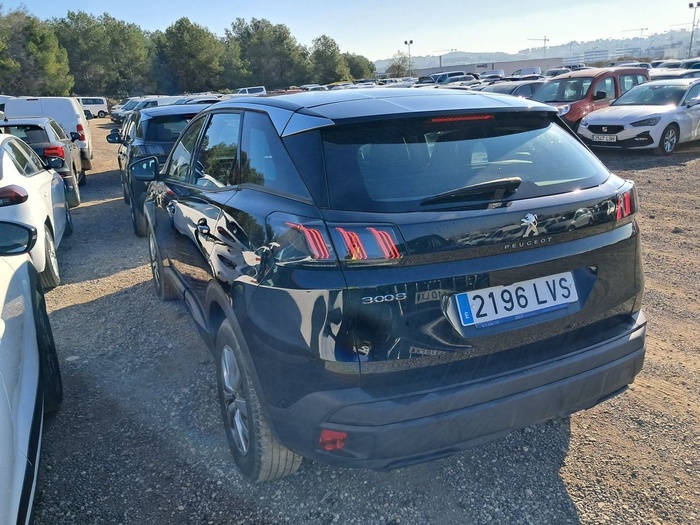 Peugeot 3008 BlueHDi 130 S&S Active Pack 96 kW (130 CV) Vehículo usado en Madrid Peugeot 3008 BlueHDi 130 S&S Active Pack 96 kW (130 CV) Vehículo usado en Madrid