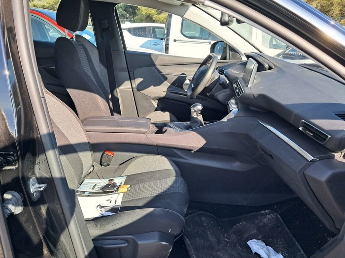 Peugeot 3008 BlueHDi 130 S&S Active Pack 96 kW (130 CV) Vehículo usado en Madrid Peugeot 3008 BlueHDi 130 S&S Active Pack 96 kW (130 CV) Vehículo usado en Madrid