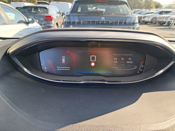 Peugeot 3008 BlueHDi 130 S&S Active Pack 96 kW (130 CV) Vehículo usado en Madrid Peugeot 3008 BlueHDi 130 S&S Active Pack 96 kW (130 CV) Vehículo usado en Madrid