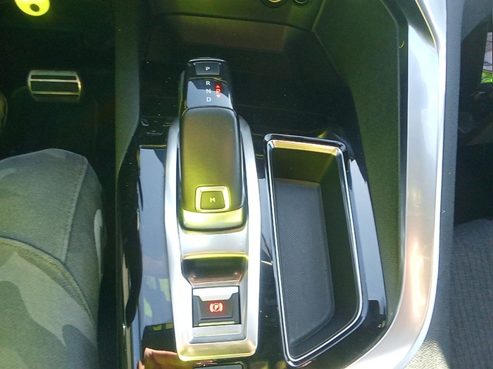 Peugeot 3008 BlueHDI 130 S&S GT Line EAT8 96 kW (130 CV) Vehículo usado en Madrid Peugeot 3008 BlueHDI 130 S&S GT Line EAT8 96 kW (130 CV) Vehículo usado en Madrid