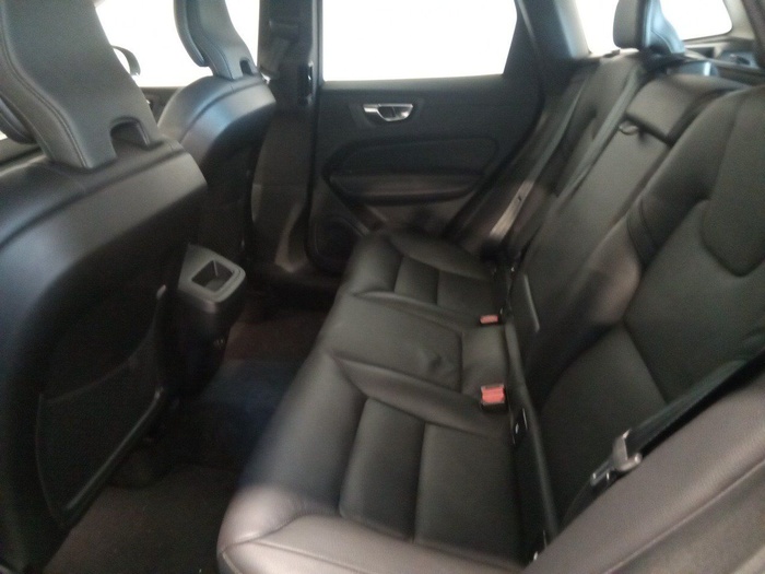 Volvo XC60 B4 D Plus Bright AWD Auto 145 kW (197 CV) Vehículo usado en Madrid Volvo XC60 B4 D Plus Bright AWD Auto 145 kW (197 CV) Vehículo usado en Madrid