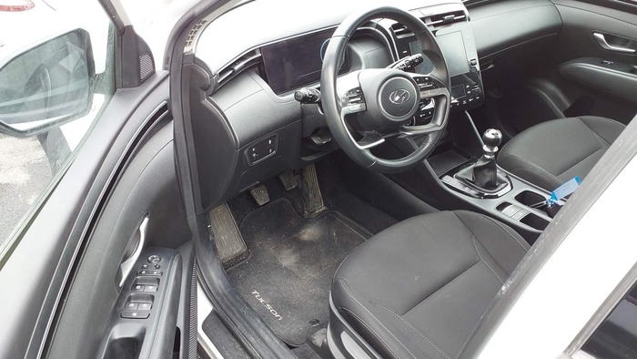 Hyundai Tucson 1.6 CRDI 48V Maxx 100 kW (136 CV) Vehículo usado en Madrid Hyundai Tucson 1.6 CRDI 48V Maxx 100 kW (136 CV) Vehículo usado en Madrid