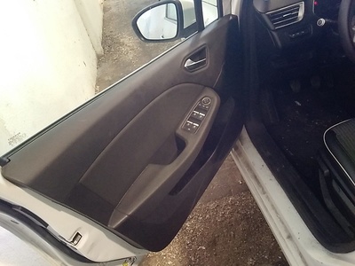 Renault Clio Zen Blue dCi 63 kW (85 CV) 13 Renault Clio Zen Blue dCi 63 kW (85 CV) 13