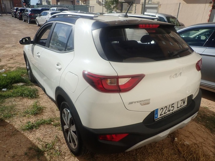 Kia Stonic 1.0 T-GDi MHEV iMT Concept 74 kW (100 CV) Vehículo usado en Madrid Kia Stonic 1.0 T-GDi MHEV iMT Concept 74 kW (100 CV) Vehículo usado en Madrid