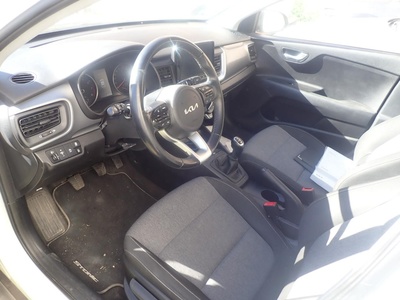 Kia Stonic 1.0 T-GDi MHEV iMT Concept 74 kW (100 CV) 5 Kia Stonic 1.0 T-GDi MHEV iMT Concept 74 kW (100 CV) 5