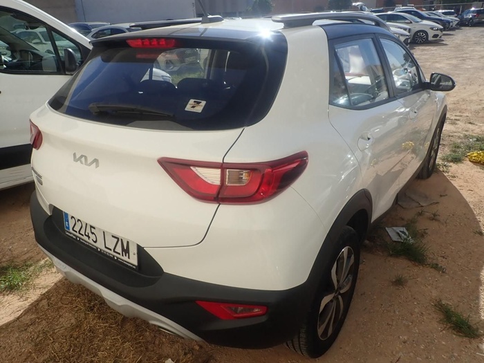 Kia Stonic 1.0 T-GDi MHEV iMT Concept 74 kW (100 CV) Vehículo usado en Madrid Kia Stonic 1.0 T-GDi MHEV iMT Concept 74 kW (100 CV) Vehículo usado en Madrid