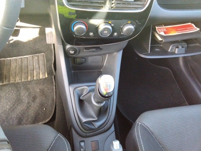 Renault Clio Business TCe 55 kW (75 CV) Vehículo usado en Madrid Renault Clio Business TCe 55 kW (75 CV) Vehículo usado en Madrid