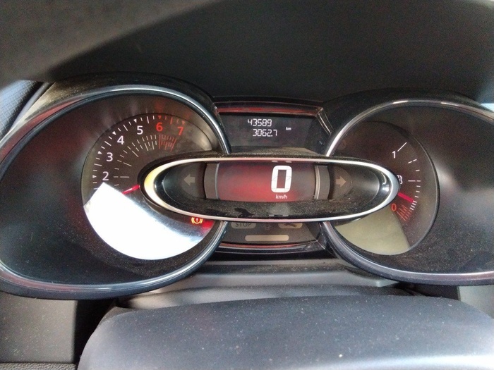 Renault Clio Business TCe 55 kW (75 CV) Vehículo usado en Madrid Renault Clio Business TCe 55 kW (75 CV) Vehículo usado en Madrid