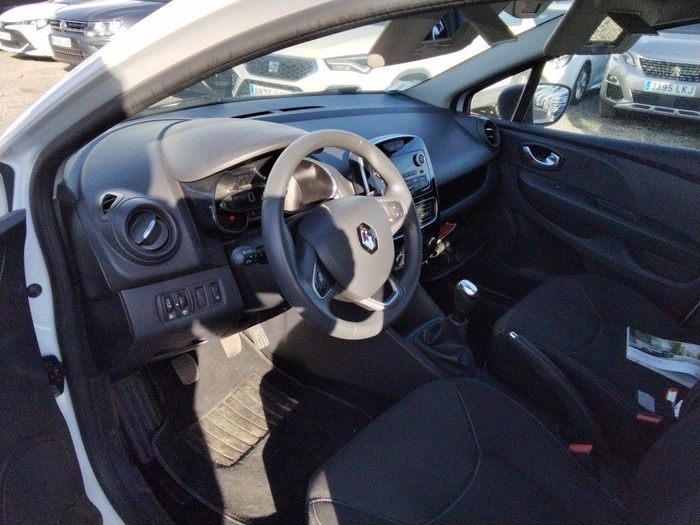 Renault Clio Business TCe 55 kW (75 CV) Vehículo usado en Madrid Renault Clio Business TCe 55 kW (75 CV) Vehículo usado en Madrid