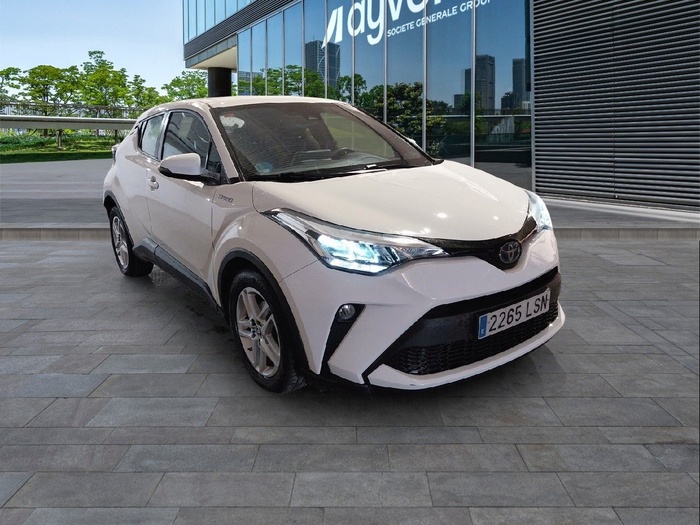 Toyota C-HR 1.8 125H Active 90 kW (122 CV) Vehículo usado en Madrid Toyota C-HR 1.8 125H Active 90 kW (122 CV) Vehículo usado en Madrid