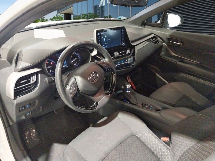 Toyota C-HR 1.8 125H Active 90 kW (122 CV) Vehículo usado en Madrid Toyota C-HR 1.8 125H Active 90 kW (122 CV) Vehículo usado en Madrid