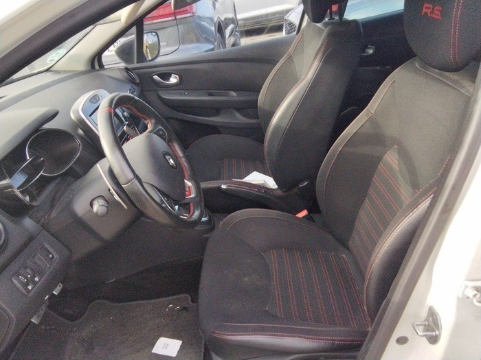 Renault Clio Renault Sport 147 kW (200 CV) EDC Vehículo usado en Madrid Renault Clio Renault Sport 147 kW (200 CV) EDC Vehículo usado en Madrid