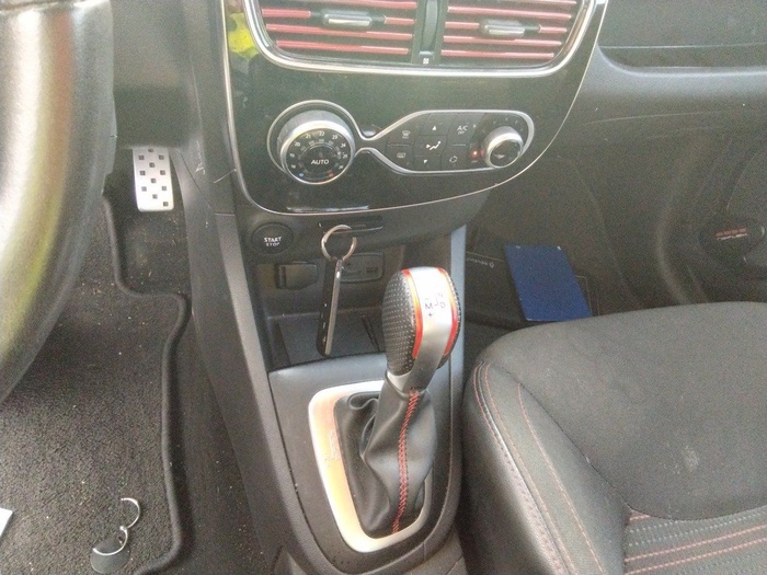 Renault Clio Renault Sport 147 kW (200 CV) EDC Vehículo usado en Madrid Renault Clio Renault Sport 147 kW (200 CV) EDC Vehículo usado en Madrid