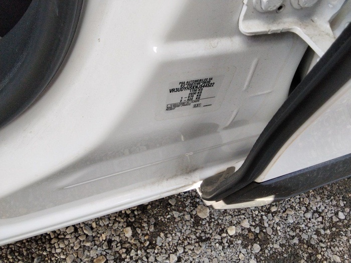 Peugeot 2008 BlueHDi 110 S&S Active Pack 81 kW (110 CV) Vehículo usado en Madrid Peugeot 2008 BlueHDi 110 S&S Active Pack 81 kW (110 CV) Vehículo usado en Madrid