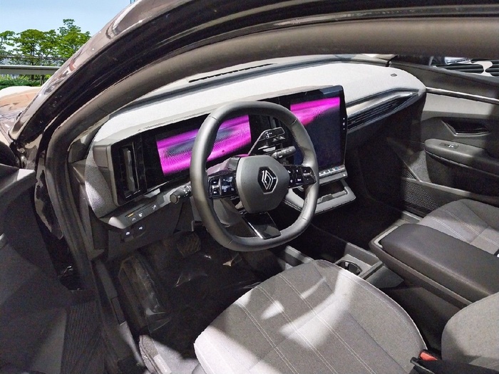 Renault Megane E-Tech Evolution ER EV60 Super Charge 96 kW (130 CV) Vehículo usado en Madrid Renault Megane E-Tech Evolution ER EV60 Super Charge 96 kW (130 CV) Vehículo usado en Madrid