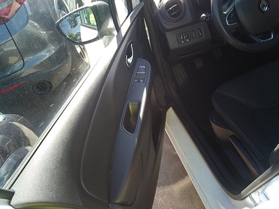 Renault Clio Business TCe 55 kW (75 CV) 15 Renault Clio Business TCe 55 kW (75 CV) 15