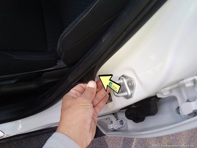 Toyota C-HR 1.8 125H Active 90 kW (122 CV) 15 Toyota C-HR 1.8 125H Active 90 kW (122 CV) 15