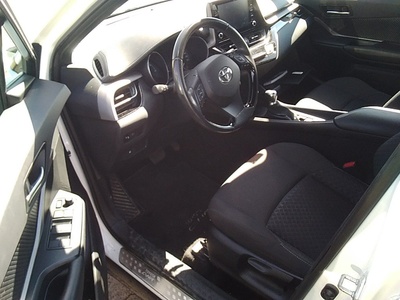 Toyota C-HR 1.8 125H Active 90 kW (122 CV) 7 Toyota C-HR 1.8 125H Active 90 kW (122 CV) 7