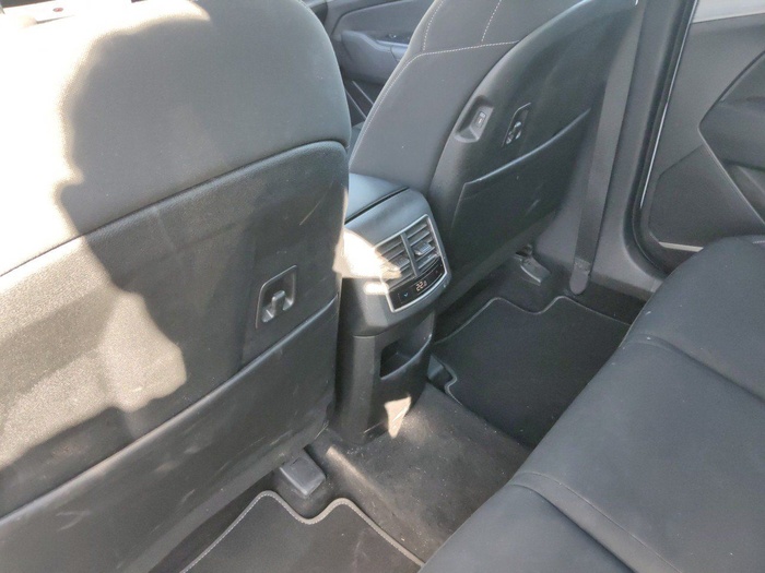 Kia Sportage 1.6 CRDi Business 4x4 100 kW (136 CV) Vehículo usado en Madrid Kia Sportage 1.6 CRDi Business 4x4 100 kW (136 CV) Vehículo usado en Madrid