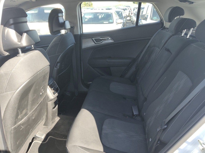 Kia Sportage 1.6 CRDi Business 4x4 100 kW (136 CV) Vehículo usado en Madrid Kia Sportage 1.6 CRDi Business 4x4 100 kW (136 CV) Vehículo usado en Madrid