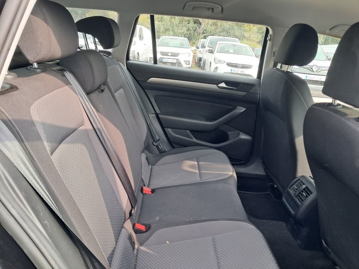 Volkswagen Passat Variant Business 2.0 TDI 90 kW (122 CV) DSG Vehículo usado en Madrid Volkswagen Passat Variant Business 2.0 TDI 90 kW (122 CV) DSG Vehículo usado en Madrid