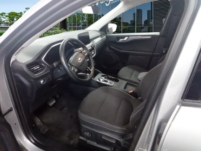 Ford Kuga 2.5 Duratec FHEV Titanium Auto 140 kW (190 CV) Vehículo usado en Madrid Ford Kuga 2.5 Duratec FHEV Titanium Auto 140 kW (190 CV) Vehículo usado en Madrid