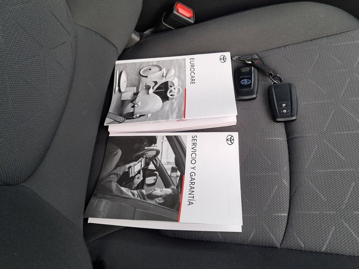 Toyota Rav4 2.5l hybrid Advance 160 kW (218 CV) Vehículo usado en Madrid Toyota Rav4 2.5l hybrid Advance 160 kW (218 CV) Vehículo usado en Madrid