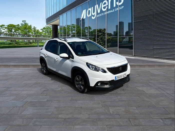 Peugeot 2008 BlueHDi 100 Signature 73 kW (100 CV) Vehículo usado en Madrid Peugeot 2008 BlueHDi 100 Signature 73 kW (100 CV) Vehículo usado en Madrid
