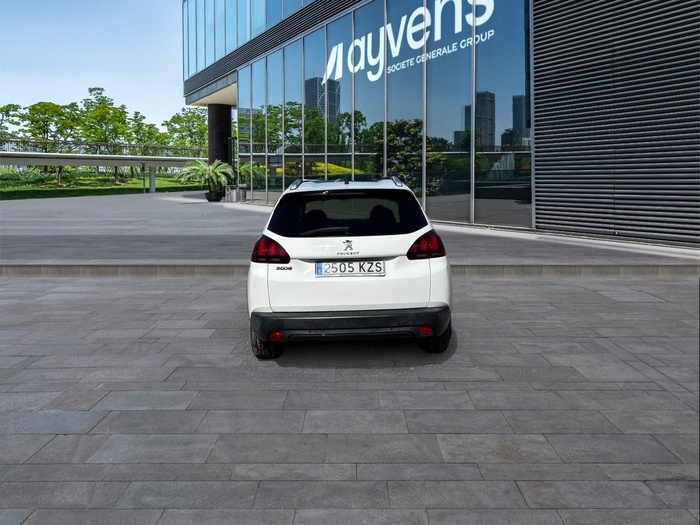 Peugeot 2008 BlueHDi 100 Signature 73 kW (100 CV) Vehículo usado en Madrid Peugeot 2008 BlueHDi 100 Signature 73 kW (100 CV) Vehículo usado en Madrid