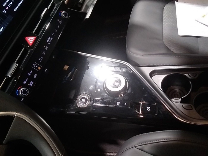 Kia Niro 1.6 GDi PHEV Drive 135 kW (183 CV) Vehículo usado en Madrid Kia Niro 1.6 GDi PHEV Drive 135 kW (183 CV) Vehículo usado en Madrid