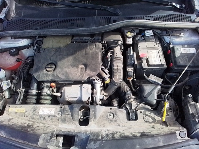 Peugeot 2008 BlueHDi 110 S&S Active Pack 81 kW (110 CV) Vehículo usado en Madrid Peugeot 2008 BlueHDi 110 S&S Active Pack 81 kW (110 CV) Vehículo usado en Madrid