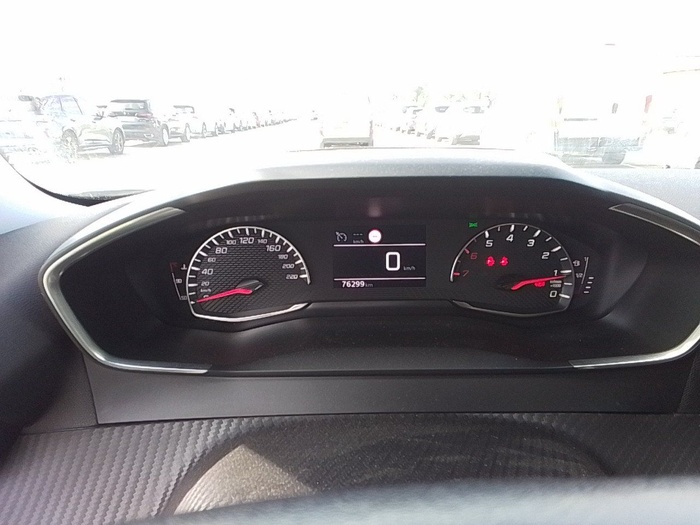 Peugeot 2008 BlueHDi 110 S&S Active Pack 81 kW (110 CV) Vehículo usado en Madrid Peugeot 2008 BlueHDi 110 S&S Active Pack 81 kW (110 CV) Vehículo usado en Madrid